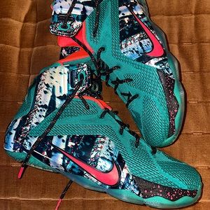 Nike LeBron 12 Xmas Akron Birch